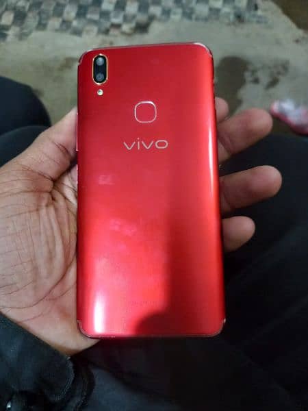 condition aap logo ky samney hy 4gb 64 gb vivo y85A daba sath hy 3