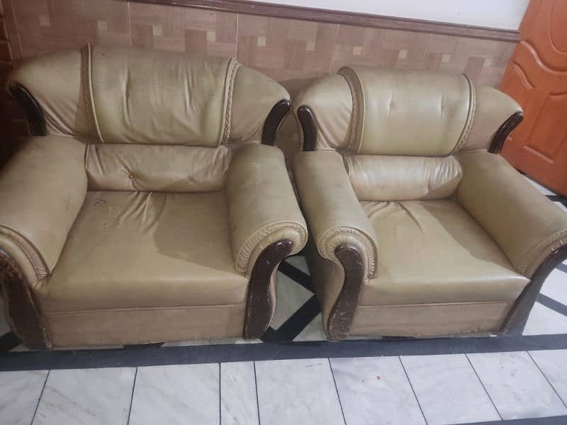 2 single seats Geniune Leather 1