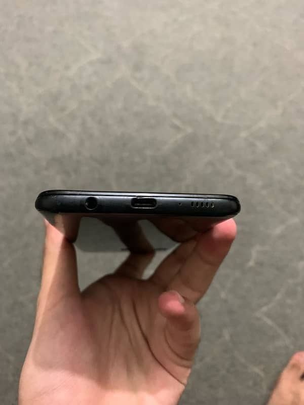 Samsung Galaxy A30 4/64 1