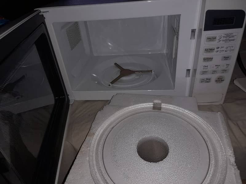 LG MS-2544 B 25 Liter microwave with box imported 1