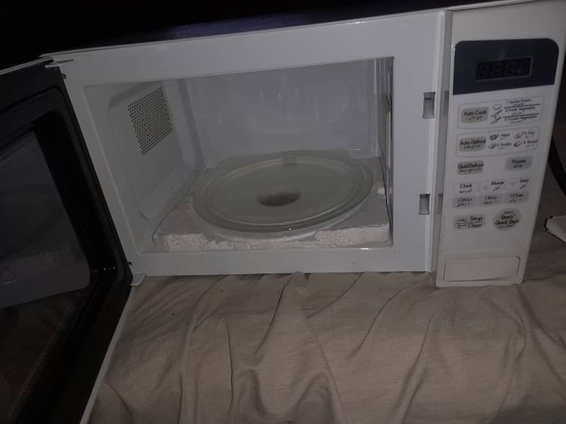 LG MS-2544 B 25 Liter microwave with box imported 2