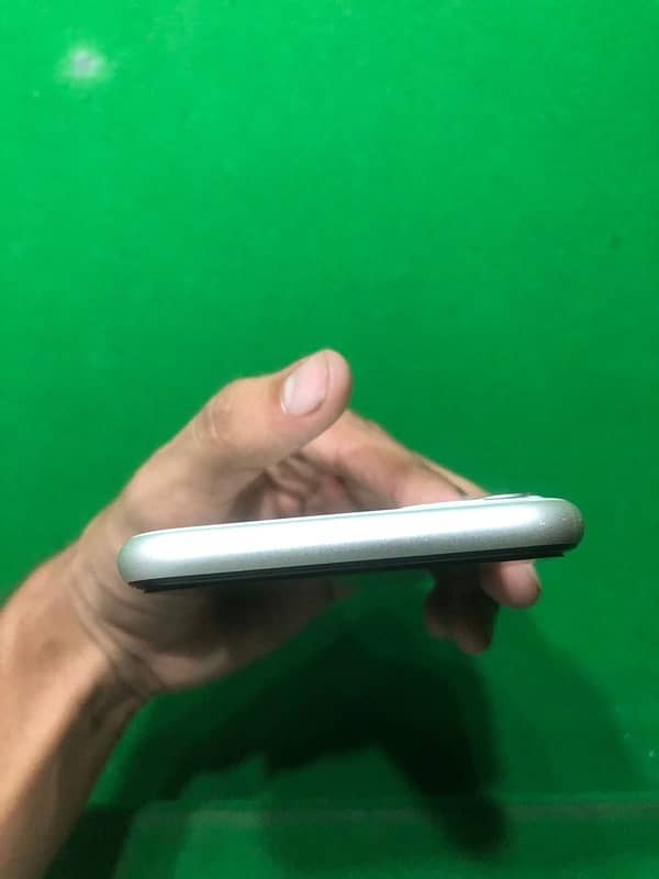 Iphone 11 64gb (jv) 7