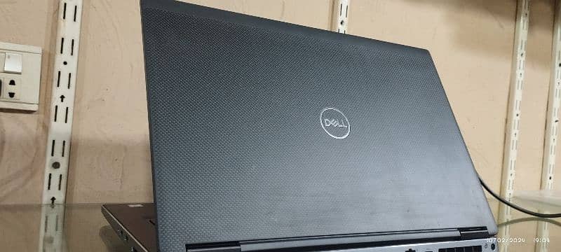 Dell Precision 7740 2