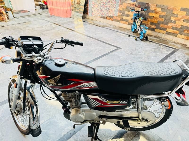 honda 125 black 2024 6