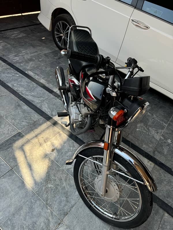 honda 125 black 2024 4