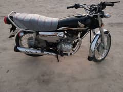 gadi bilkul okay engine wise okay chalai Van hand0310,,25,,67,,614