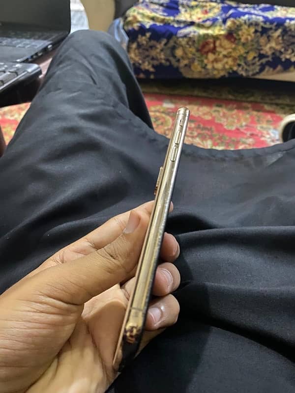 Iphone XS 4