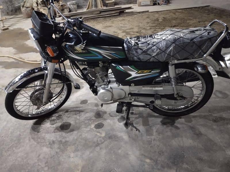 Honda CG 125 black 2022 modle 1