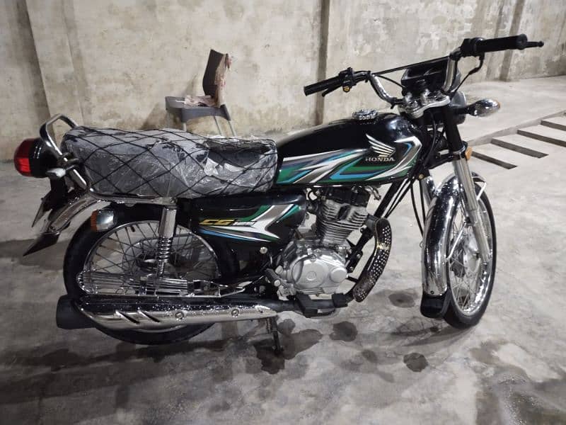 Honda CG 125 black 2022 modle 2