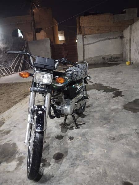 Honda CG 125 black 2022 modle 6