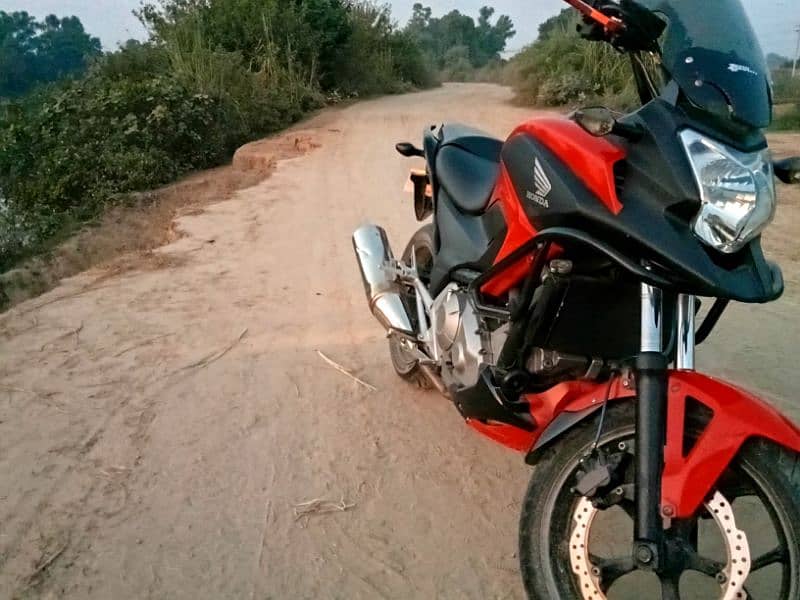 Honda 700 cc Touring Sports bike 4