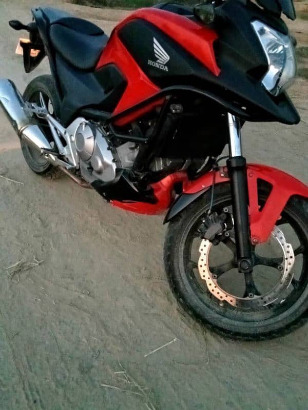 Honda 700 cc Touring Sports bike 5