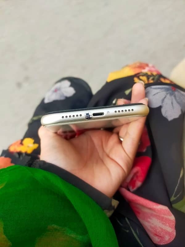 Iphone 11 64 GB JV Kit White Colour 2