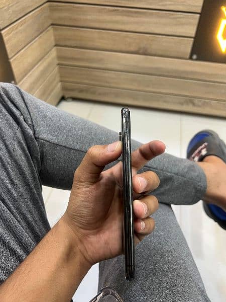 XS-max Dual Physical PTA Approved 64 GB RAM, original Battery 78% 3