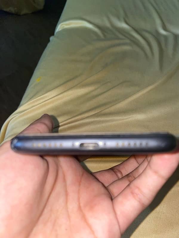 iPhone 11 jv 64gb sim time available back crack 3