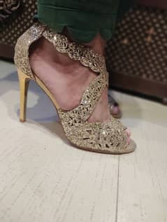 Price 3000 Brand Insignia  Size 9