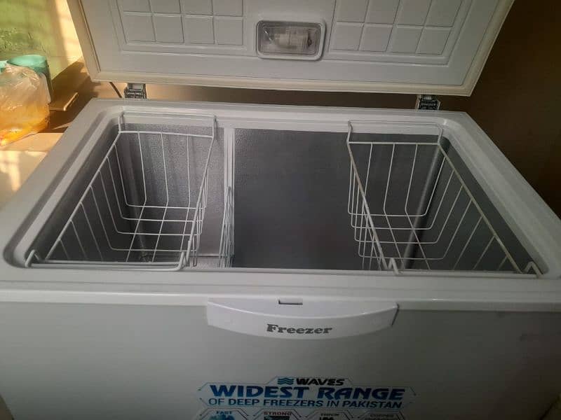 Waves Freezer for sale in brand new condition 2