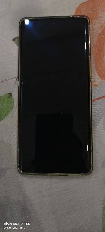 Vivo v30e just minor side screen break 3