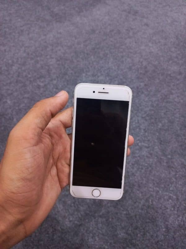 iphone 8 64gb  with complete box without handfree 5