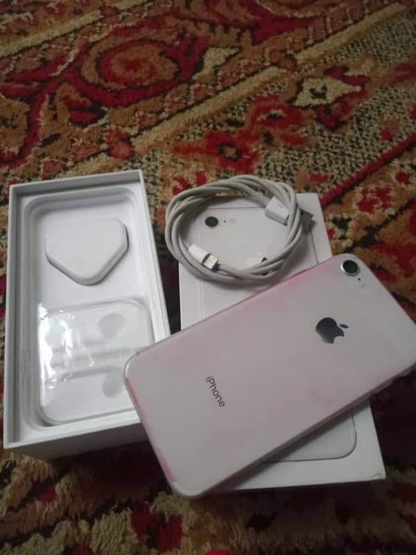 iphone 8 64gb  with complete box without handfree 6