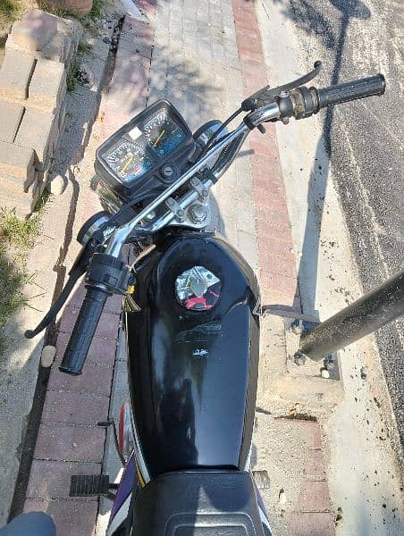 honda 125 black 0