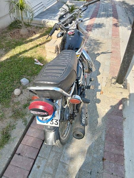 honda 125 black 3