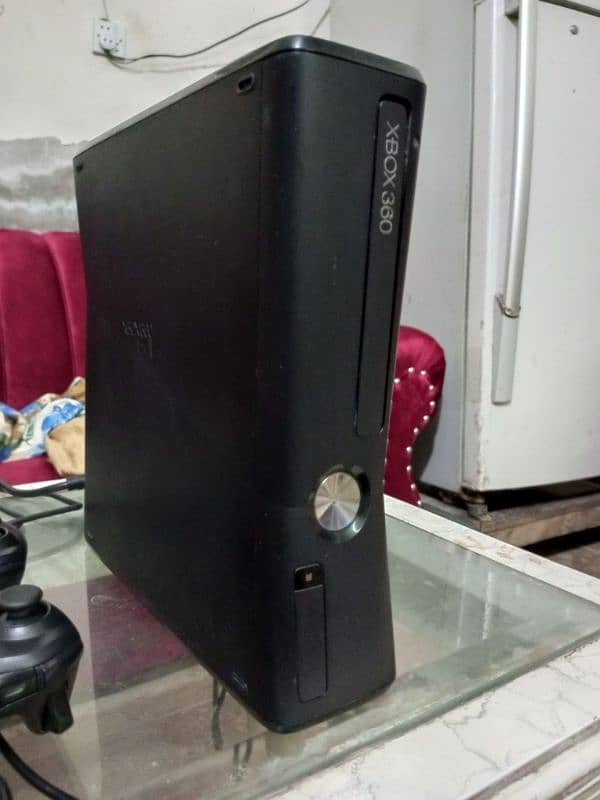 Xbox 360 Slim 4