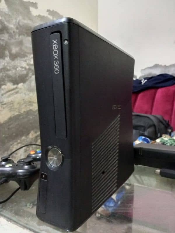 Xbox 360 Slim 5