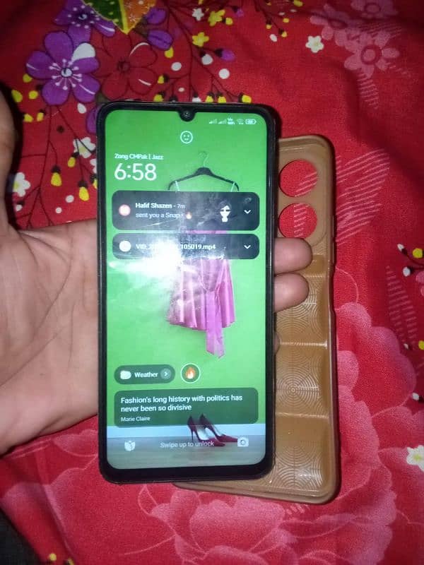 6 128 gb abi new liya ha abi liy howy 1 week howy ha 3