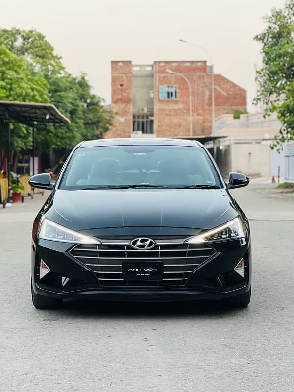 Hyundai Elantra 2023 1