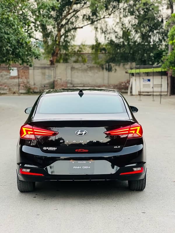 Hyundai Elantra 2023 6