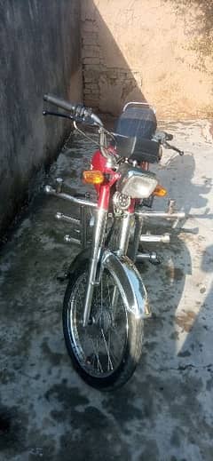 road king bike hai islamabad number hai safe bike hai.