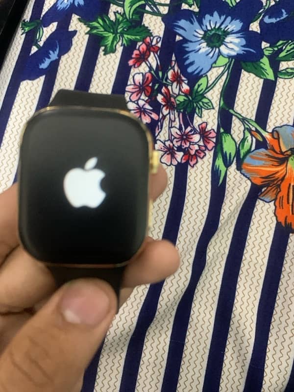 Apple logo watch series 9 4