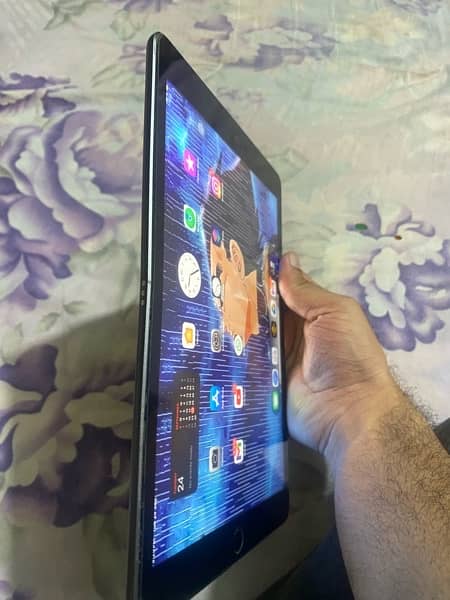 ipad 7th gen (Read add) 9