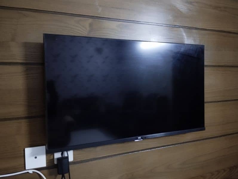 TCL 40 inch 4k ultra HD smart tv 3