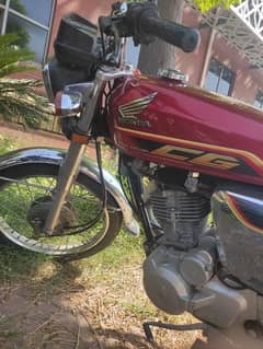 Honda 125 Silver edition