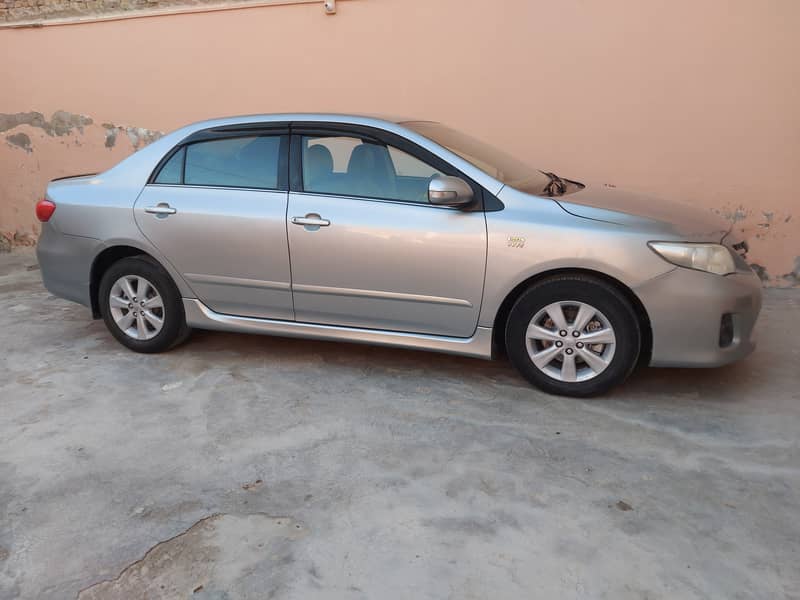 Toyota Corolla Altis 2011 3