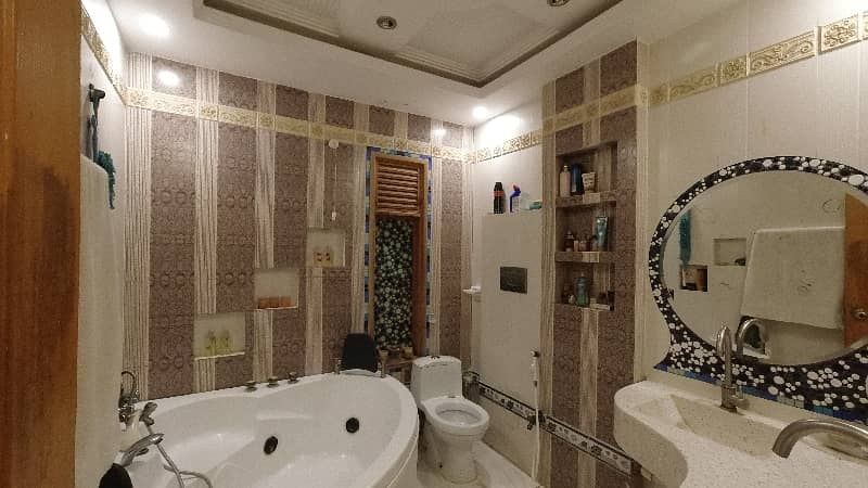 LUXURIOUS ONE UNIT Corner HOUSE FOR SALE IN GULSHAN BLK-4 27