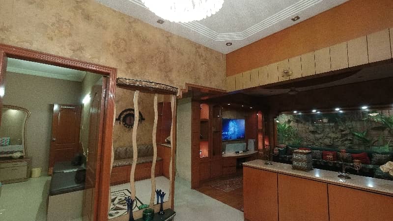 LUXURIOUS ONE UNIT Corner HOUSE FOR SALE IN GULSHAN BLK-4 40