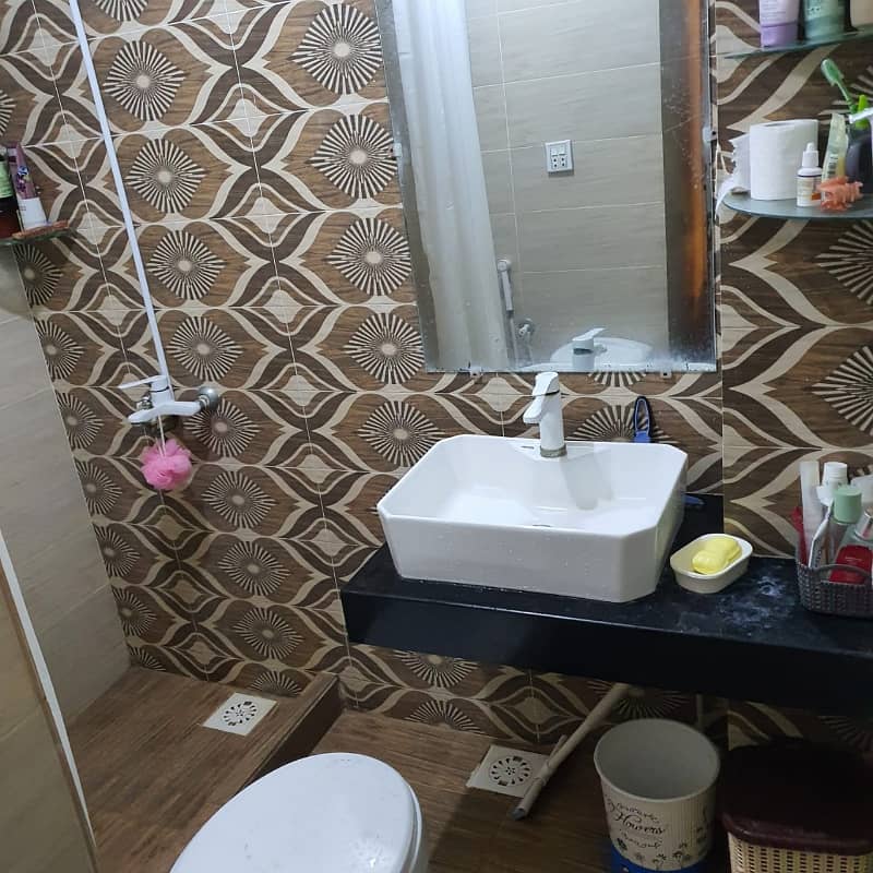 3 BED DD FLAT FOR SALE WITH ROOF TERRACE IN GULSHAN BLOCK-7 14