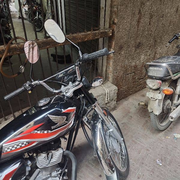 Honda 125 brand new condition register all Punjab card file available 1