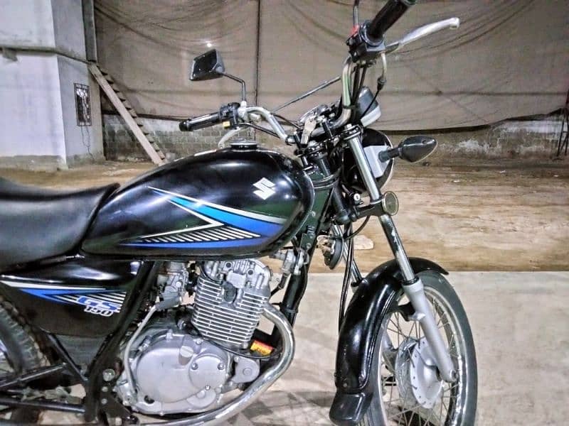 Suzuki GS150 8