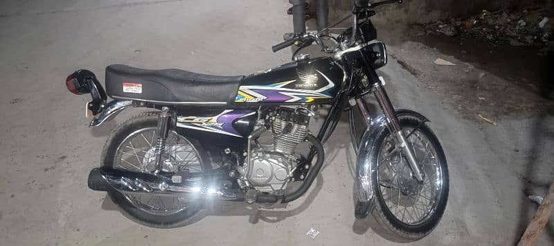 Honda 125 all oky ha koi kam ni hona wala  ha all okay 03187523095 0