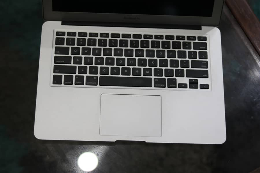 MacBook Air 2017 (13 INCH) 3