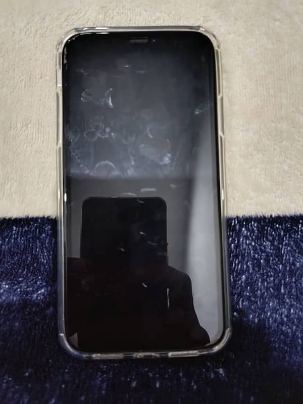 iphone 11 non pta 64GB 90%battery health 10\10 condition 12