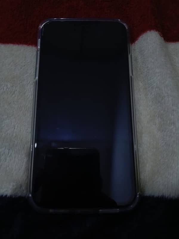 iphone 11 non pta 64GB 90%battery health 10\10 condition 18