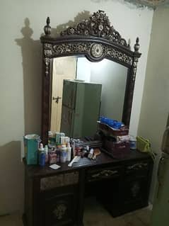 Dressing table 5 x 8.5 feet size 0