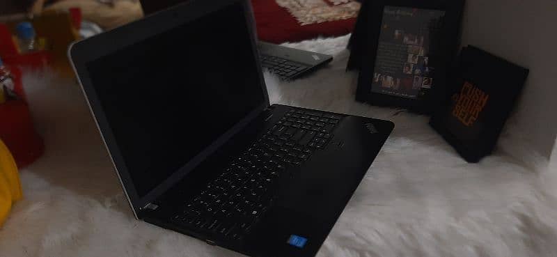 lenovo thinkpad core i5 4th gen . . 8gb ram 250ssd and 2gb graphics 7