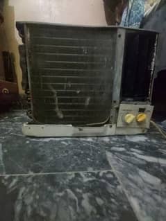 0.75 ton AC for sale in used condition 0