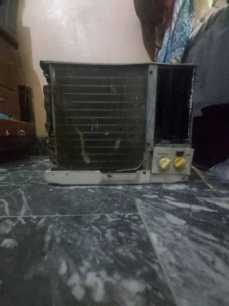 0.75 ton AC for sale in used condition 1